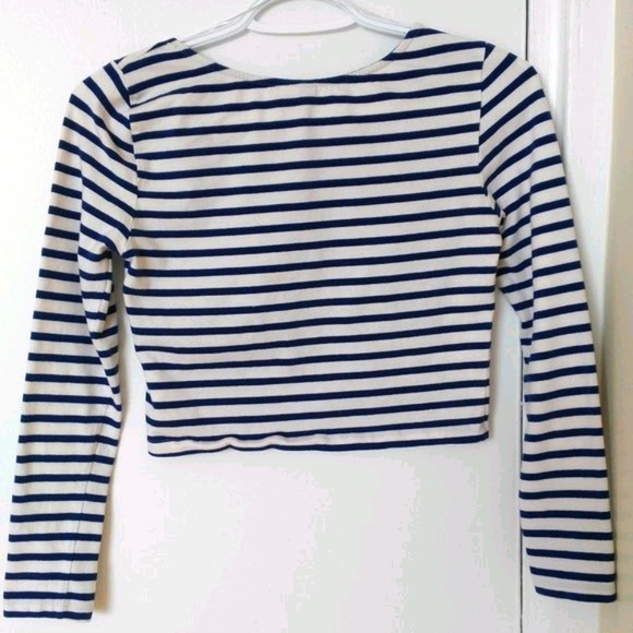 H&M Divided Striped Long Sleeve Crop Top - Picture 2 of 4
